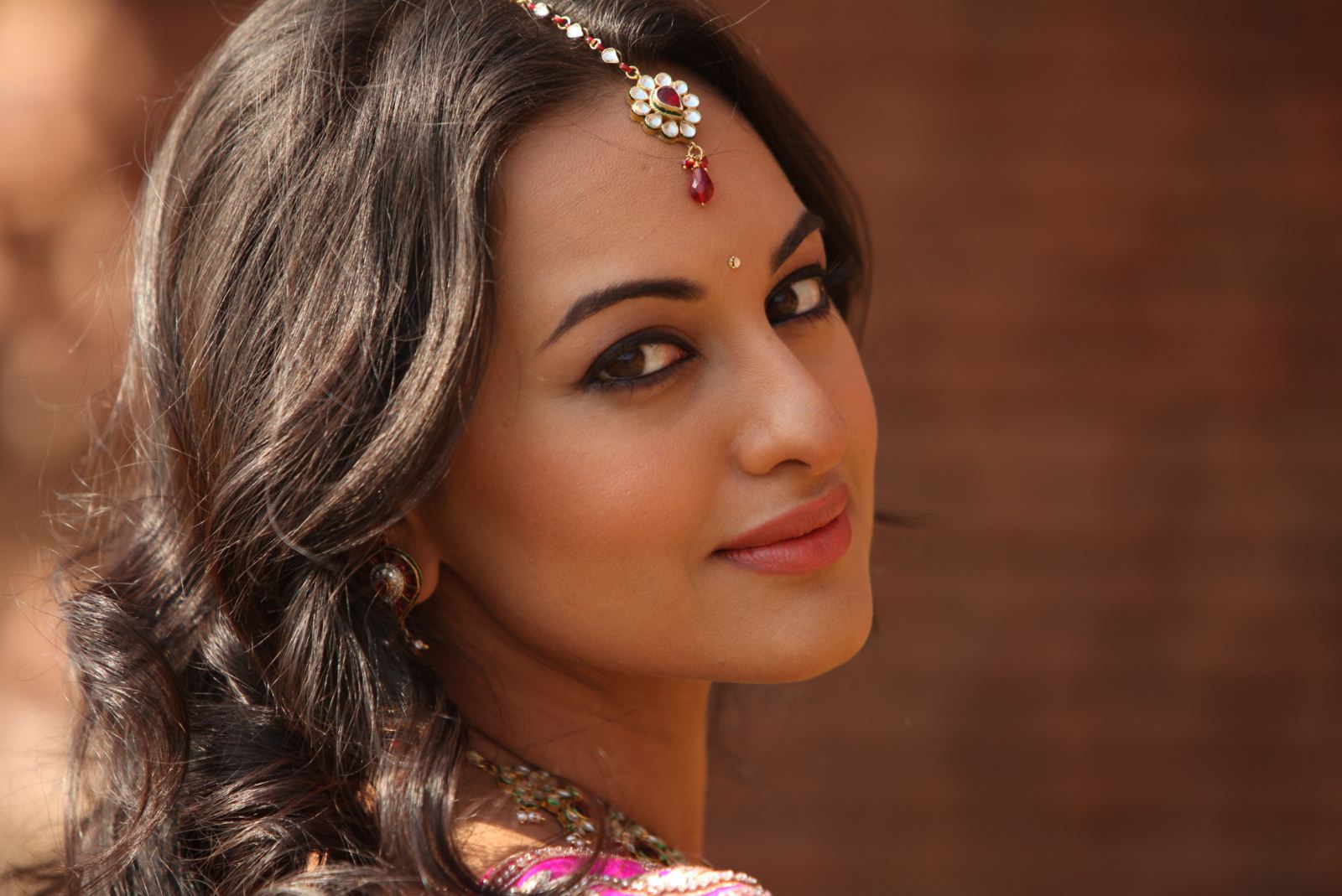 “I Don’t Choose A Film Because It Is Massy Or Classy” – Sonakshi Sinha